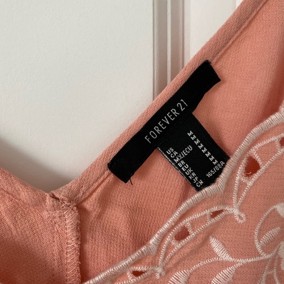 Cropped Pink Tanktop - Picture 2 of 2